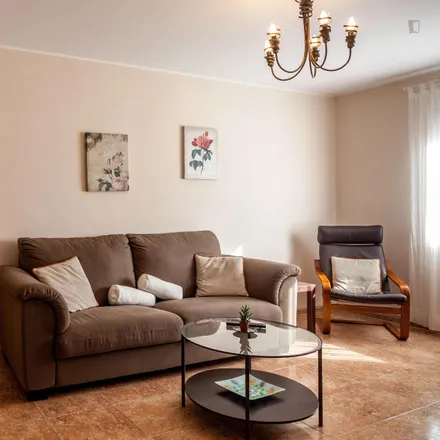 Rent this 3 bed apartment on Carrer de Méndez Núñez in 43, 46024 Valencia