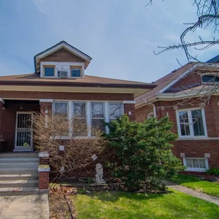 Rent this 3 bed house on 7741 South Chappel Avenue in Chicago, IL 60617