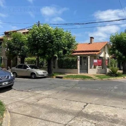 Buy this 3 bed house on Shell in Avenida Andrés Rolón 1399, Partido de San Isidro