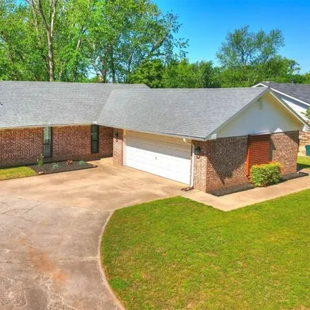 Image 2 - 1163 Merrymen Green, Norman, OK 73072, USA - House for sale
