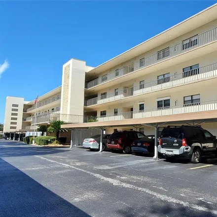 Image 2 - 8001 30th Avenue North, Saint Petersburg, FL 33710, USA - Condo for sale