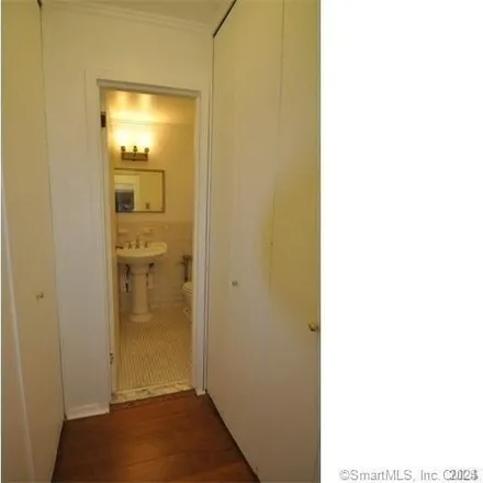 Image 6 - 140 Grove Street, Glenbrook, Stamford, CT 06901, USA - Condo for rent