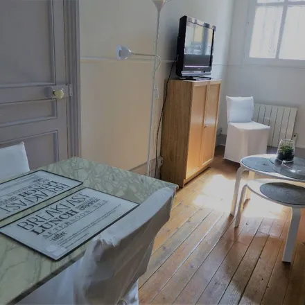 Rent this 1 bed apartment on 47 Rue Jean Lecanuet in 76000 Rouen, France