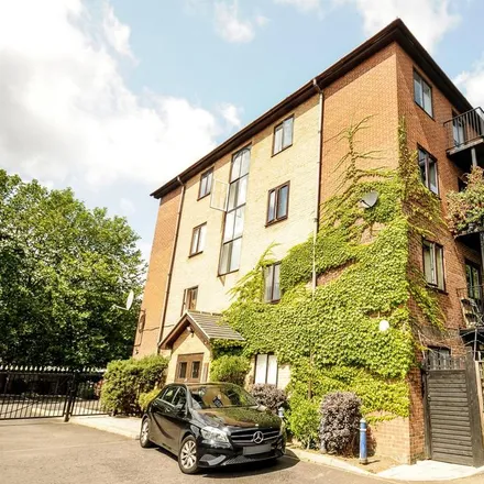 Image 2 - Stompie Garden, 105 Page's Walk, London, SE1 4HD, United Kingdom - Apartment for rent