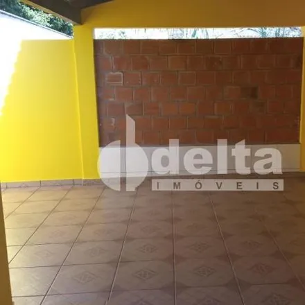 Buy this 6 bed house on Rua Pedro Zanatta in Alto Umuarama, Uberlândia - MG