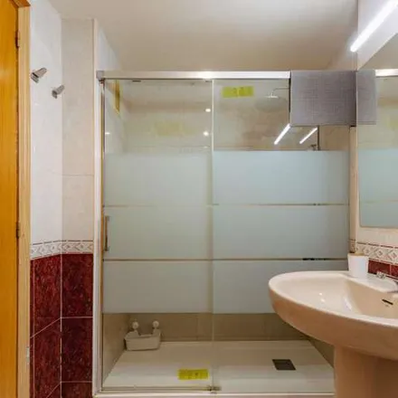 Image 8 - Carrer de Josep Aguirre, 6, 46011 Valencia, Spain - Apartment for rent