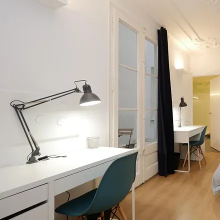 Rent this 3 bed room on Carrer de la Canuda in 11, 08002 Barcelona