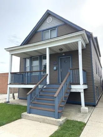 Buy this 5 bed house on 5450 South Luna Avenue in Chicago, IL 60638