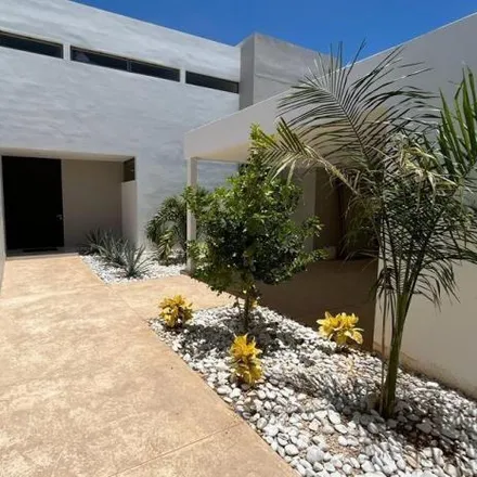 Buy this 4 bed house on unnamed road in Fraccionamiento Las Américas, 97302 Mérida