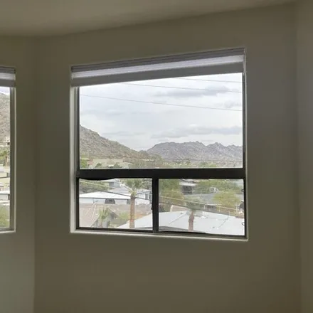 Image 2 - 9820 North Central Avenue, Phoenix, AZ 85020, USA - Apartment for rent