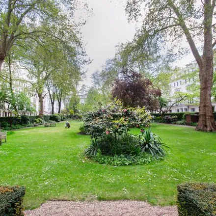 Image 8 - Kensington Gardens Square Garden, Kensington Gardens Square, London, W2 4BB, United Kingdom - Apartment for rent