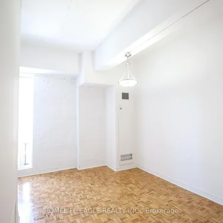 Image 5 - 1401 Dupont Street, Old Toronto, ON M6H 3Z6, Canada - Apartment for rent