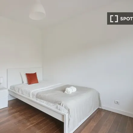 Rent this 7 bed room on Embassy of Angola in Avenida da República 68, 1069-213 Lisbon