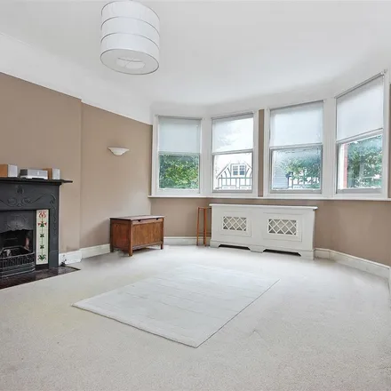Image 4 - 105 Dartmouth Road, London, NW2 4RT, United Kingdom - Duplex for rent
