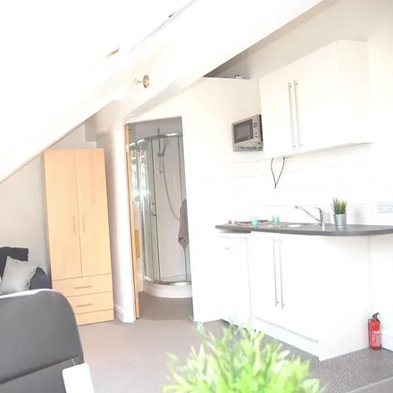 Image 4 - Somerset Road, Huddersfield, HD5 9AT, United Kingdom - Apartment for rent