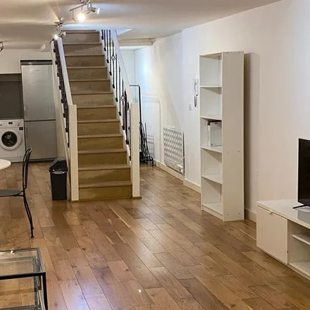 Rent this 1 bed apartment on Manningtree Street in London, E1 1LG