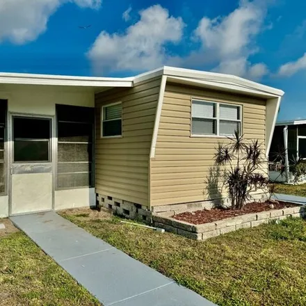 Buy this studio apartment on Lakeside Drive in Pinellas County, FL 34689