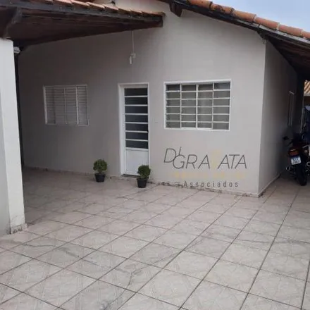 Buy this 2 bed house on Rua Genésio Pinto da Silva in Varginha - MG, 37030-540