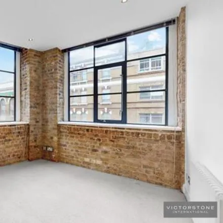 Rent this 2 bed room on Saxon House in Londres, London