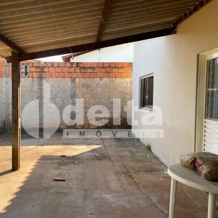 Buy this 3 bed house on Rua Alexandrita in Jardim Inconfidência, Uberlândia - MG