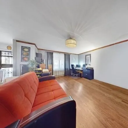 Image 6 - 1648 East 93rd Street, New York, NY 11236, USA - House for sale