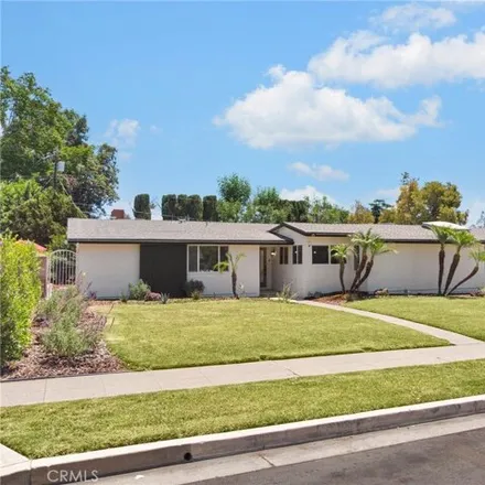 Image 2 - 10200 Shoshone Ave, Northridge, California, 91325 - House for sale
