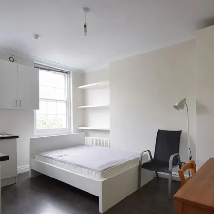 Rent this 1 bed apartment on Camberwell Road / Albany Road in Camberwell Road, London