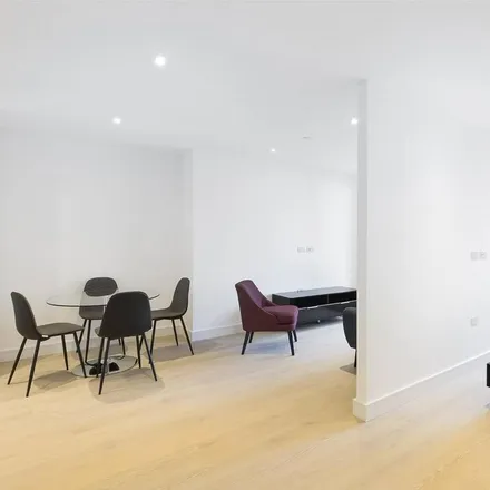 Rent this studio apartment on The Avenue in 5-7 The Avenue, Brondesbury Park