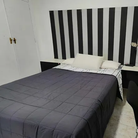 Rent this 1 bed room on Calle de Gaztambide in 32, 28015 Madrid