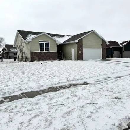 Buy this 4 bed house on 825 South Tayberry Avenue in Sioux Falls, SD 57106