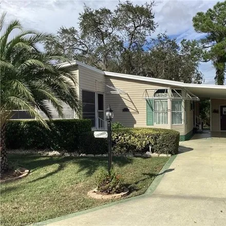 Buy this studio apartment on 558 Sunbird Square in Highlands County, FL 33872