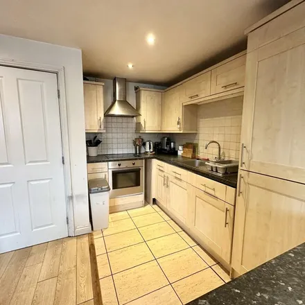 Rent this 2 bed apartment on Nonnas in 537-541 Ecclesall Road, Sheffield