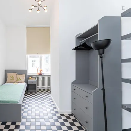 Rent this 6 bed room on Piccola Taormina in Uhlandstraße 29, 10719 Berlin