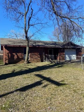 Buy this 4 bed house on 626 Martin Luther King Boulevard in Wagoner, OK 74467