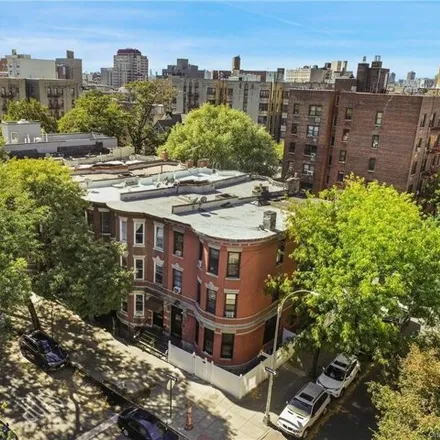 Image 2 - 1827 Topping Avenue, New York, NY 10457, USA - House for sale