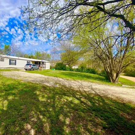 Buy this 3 bed house on 212 Ivanhoe Drive in Sherwood Shores, Grayson County