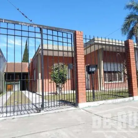 Buy this 2 bed house on Doctor Luis Agote 3570 in Quilmes Oeste, 1886 Quilmes