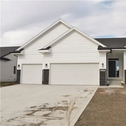 Buy this 4 bed house on 153rd Street in Urbandale, IA 50323