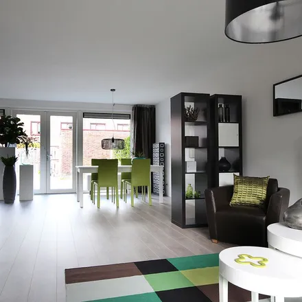 Rent this 5 bed apartment on Kasteeltoren in Kronenburgplantsoen, 3401 BM IJsselstein