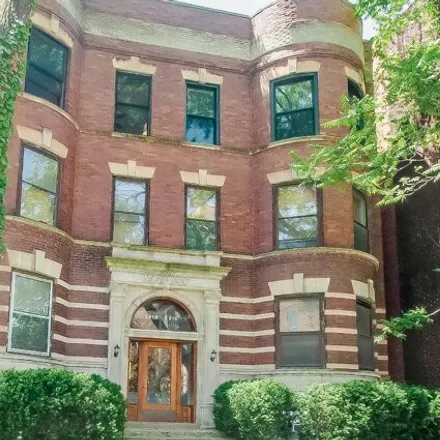 Buy this 3 bed condo on 5216-5218 South Dorchester Avenue in Chicago, IL 60615