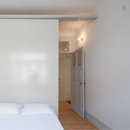 Rent this 2 bed apartment on Talho Fernandes Tomás in Rua de Fernandes Tomás, 4000-302 Porto