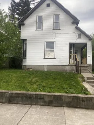 Buy this 4 bed house on 1086 Logan Street Southeast in Grand Rapids, MI 49506