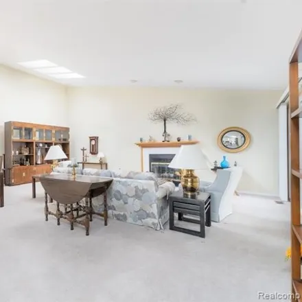 Image 8 - Hillcrest Circle West, West Bloomfield Township, MI 48322, USA - Condo for sale