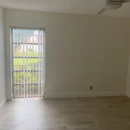 Image 3 - South Drive, Century Village, Palm Beach County, FL 33417, USA - Apartment for rent