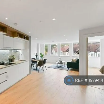 Image 2 - Purley Downs Road, London, CR8 1HA, United Kingdom - Apartment for rent