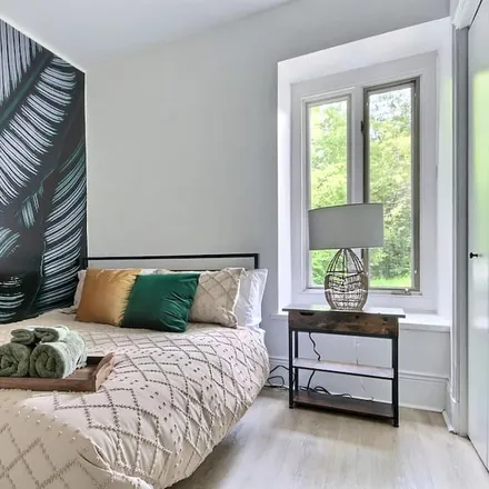 Rent this 2 bed apartment on Quartier 5-4 in Quebec, QC G1E 1Y6