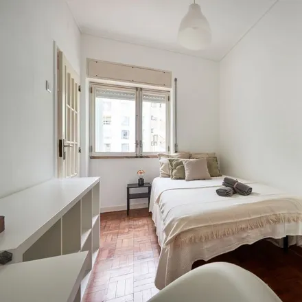 Image 3 - Avenida Miguel Bombarda - Room for rent