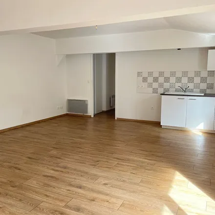 Image 7 - 15 Rue Choisnin, 86100 Châtellerault, France - Apartment for rent