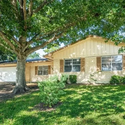 Image 2 - 1209 Woodson Ln, Brenham, Texas, 77833 - House for sale