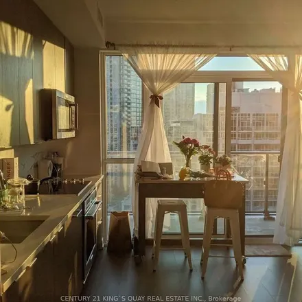 Image 8 - 38 Iannuzzi Street, Old Toronto, ON M5V 0C8, Canada - Apartment for rent